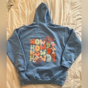 NWOT Gildan Hoodie size M